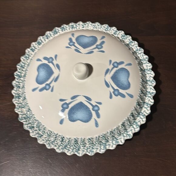 ABC Distributing Beautiful Pattern Blue Hearts Ceramic Pie Plate with Lid - Picture 7 of 12